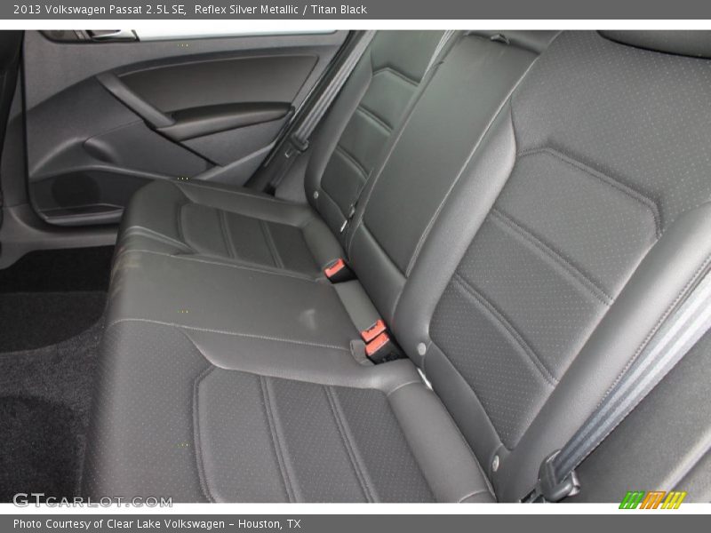 Reflex Silver Metallic / Titan Black 2013 Volkswagen Passat 2.5L SE