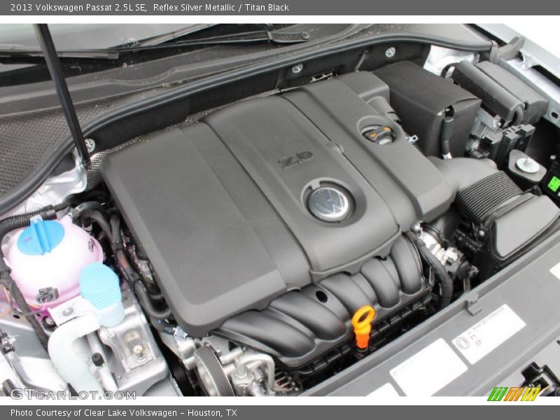 Reflex Silver Metallic / Titan Black 2013 Volkswagen Passat 2.5L SE
