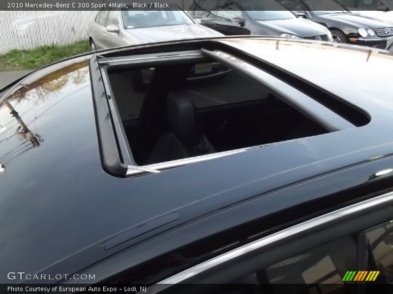 Sunroof of 2010 C 300 Sport 4Matic