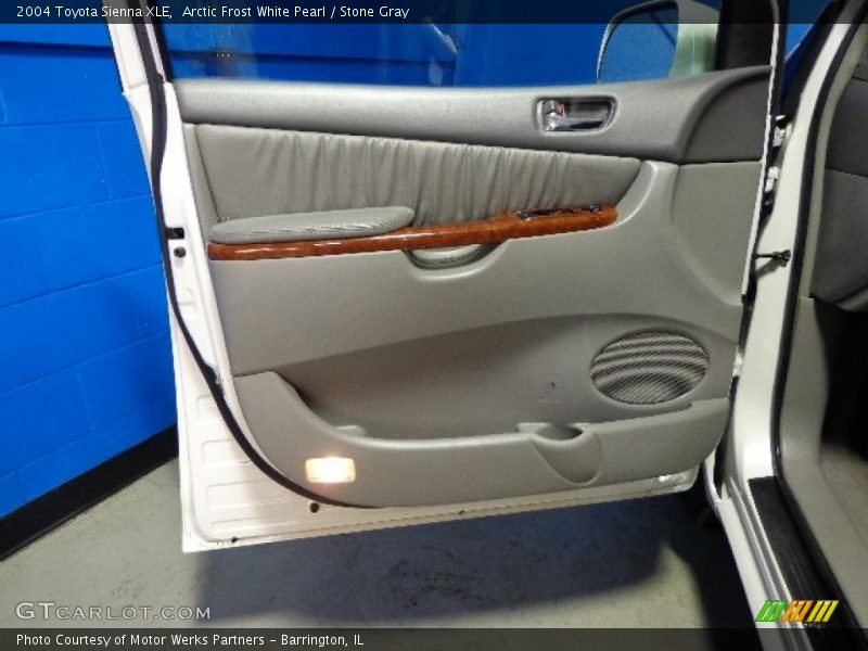 Arctic Frost White Pearl / Stone Gray 2004 Toyota Sienna XLE