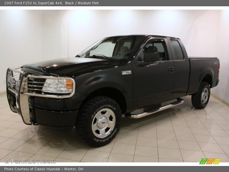 Black / Medium Flint 2007 Ford F150 XL SuperCab 4x4