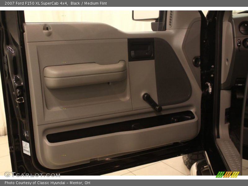 Black / Medium Flint 2007 Ford F150 XL SuperCab 4x4