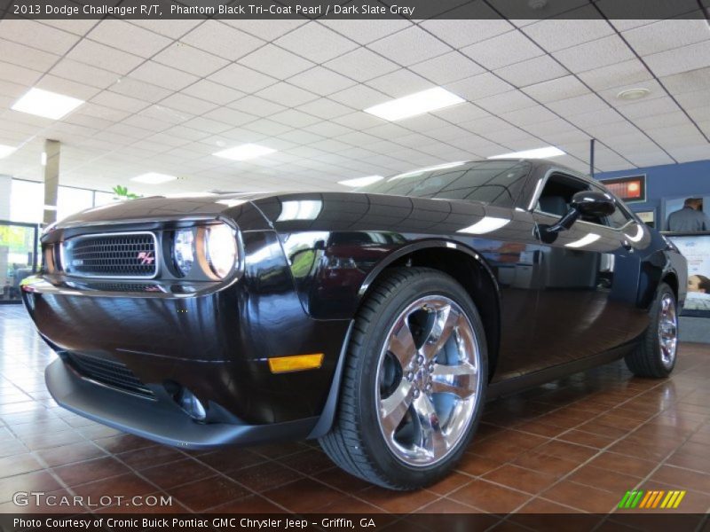 Phantom Black Tri-Coat Pearl / Dark Slate Gray 2013 Dodge Challenger R/T