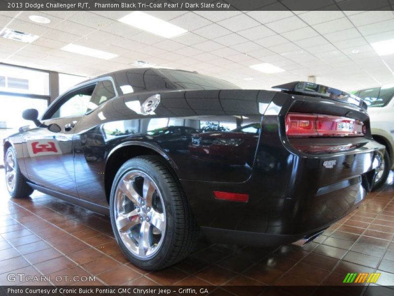 Phantom Black Tri-Coat Pearl / Dark Slate Gray 2013 Dodge Challenger R/T