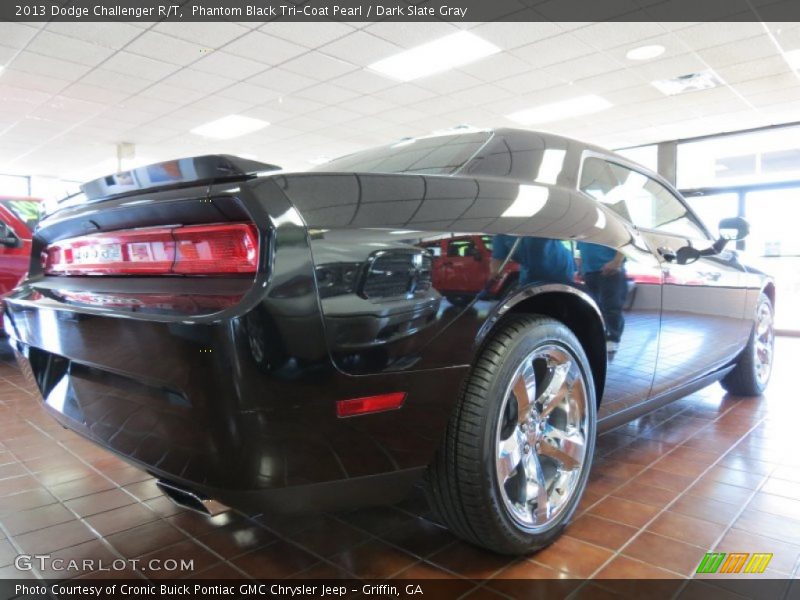 Phantom Black Tri-Coat Pearl / Dark Slate Gray 2013 Dodge Challenger R/T