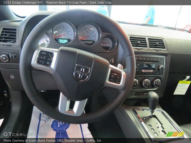 Phantom Black Tri-Coat Pearl / Dark Slate Gray 2013 Dodge Challenger R/T