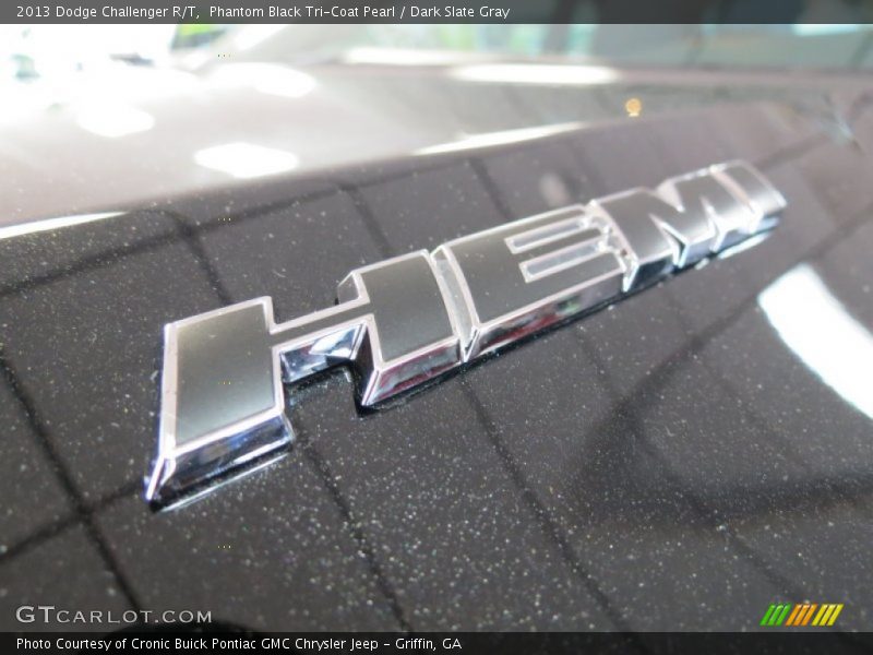 Phantom Black Tri-Coat Pearl / Dark Slate Gray 2013 Dodge Challenger R/T