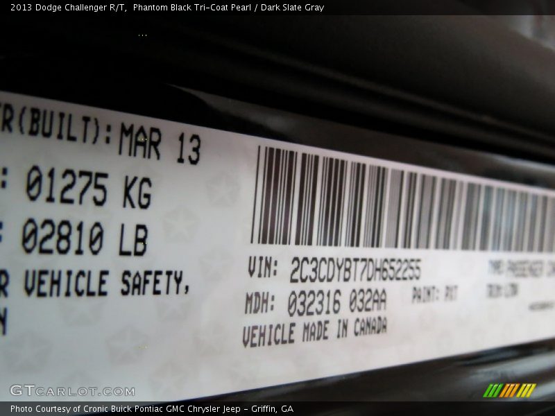 Phantom Black Tri-Coat Pearl / Dark Slate Gray 2013 Dodge Challenger R/T
