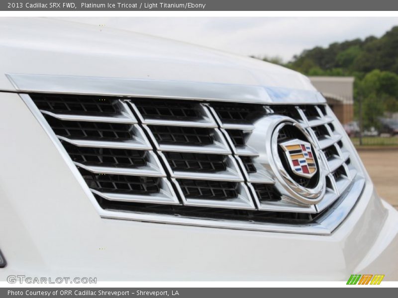 Platinum Ice Tricoat / Light Titanium/Ebony 2013 Cadillac SRX FWD