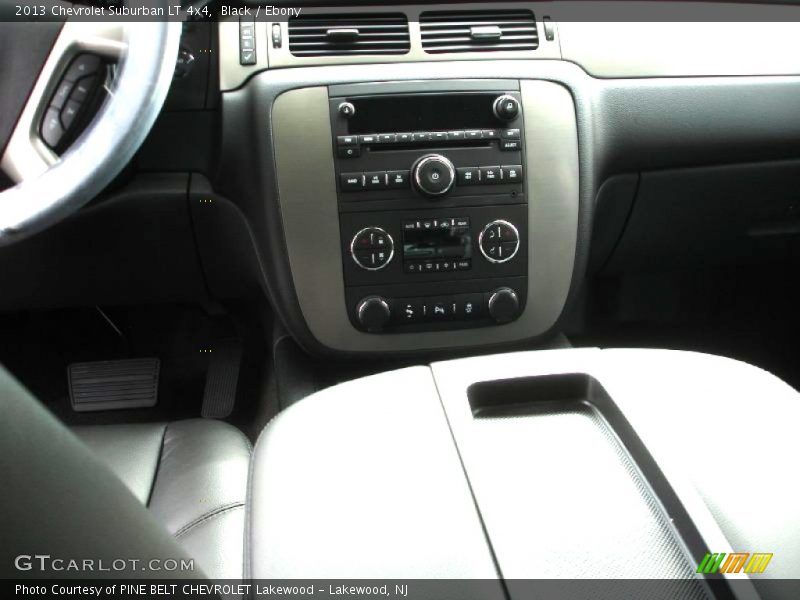 Black / Ebony 2013 Chevrolet Suburban LT 4x4