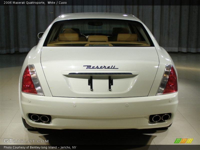 White / Cuoio 2006 Maserati Quattroporte