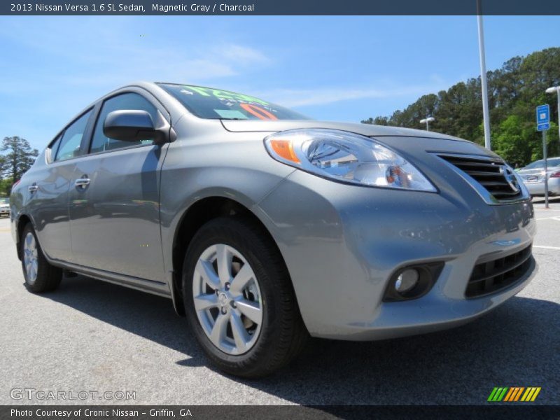 Front 3/4 View of 2013 Versa 1.6 SL Sedan