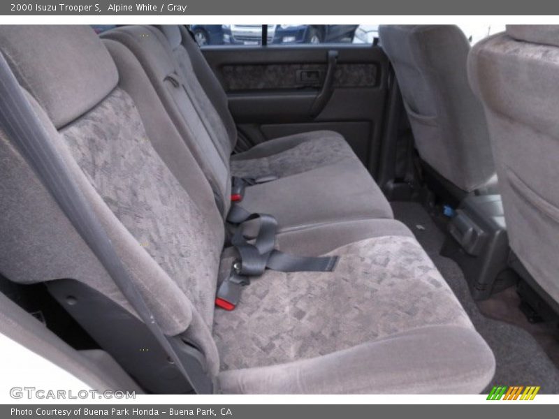 Alpine White / Gray 2000 Isuzu Trooper S