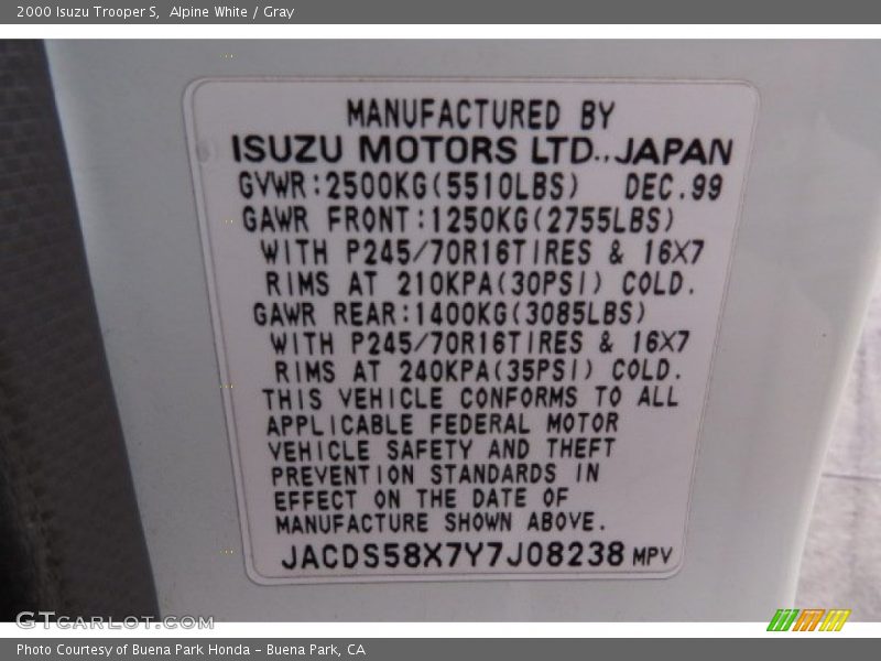 Alpine White / Gray 2000 Isuzu Trooper S