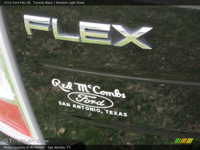 Tuxedo Black / Medium Light Stone 2010 Ford Flex SE