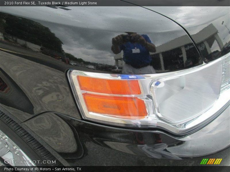Tuxedo Black / Medium Light Stone 2010 Ford Flex SE