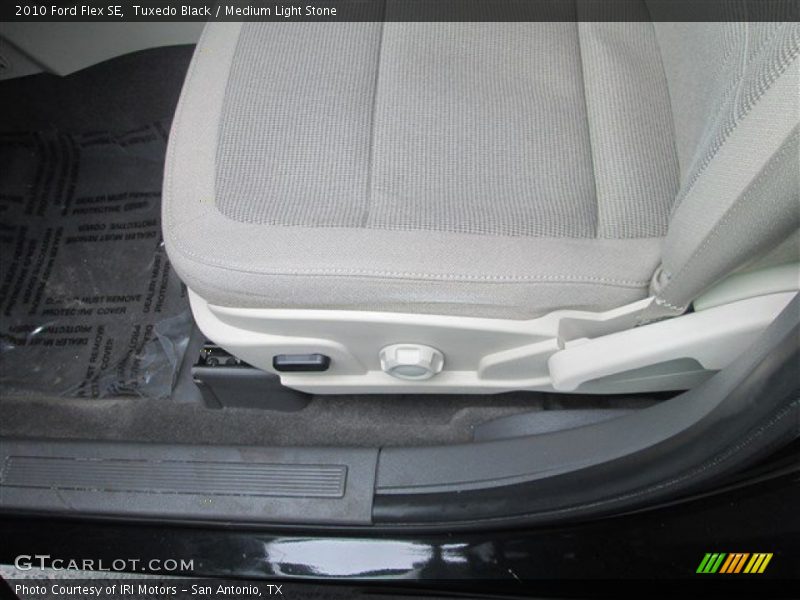 Tuxedo Black / Medium Light Stone 2010 Ford Flex SE