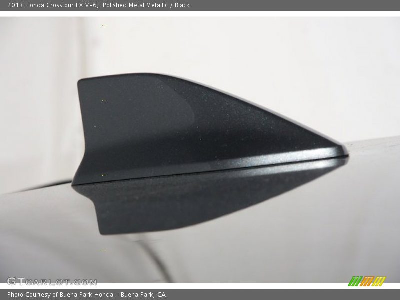 Polished Metal Metallic / Black 2013 Honda Crosstour EX V-6