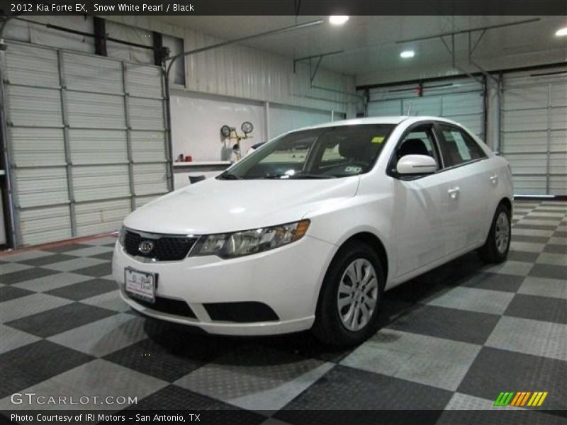 Snow White Pearl / Black 2012 Kia Forte EX