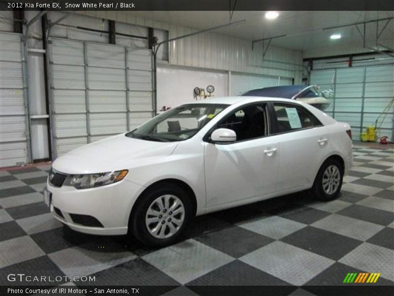 Snow White Pearl / Black 2012 Kia Forte EX