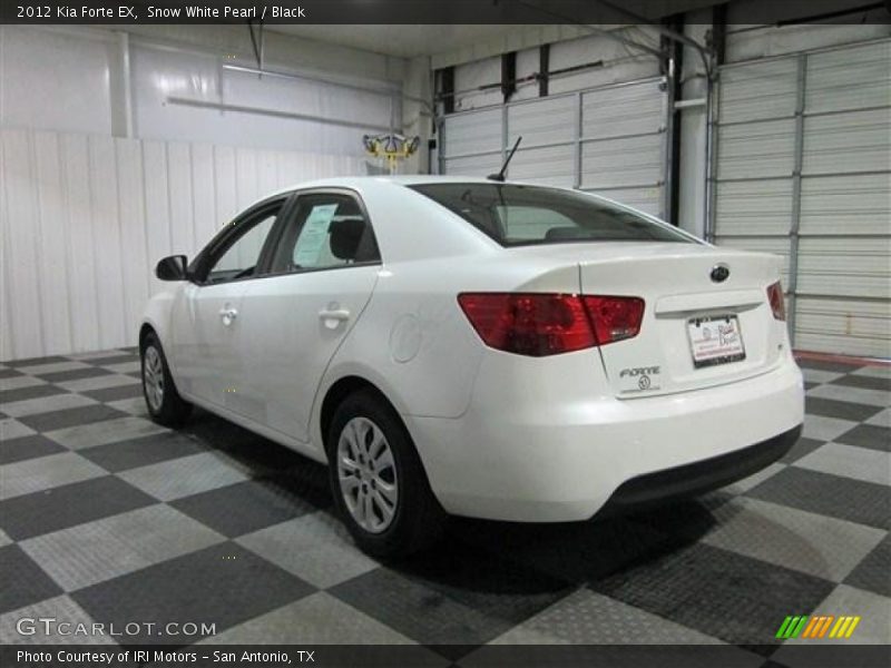 Snow White Pearl / Black 2012 Kia Forte EX