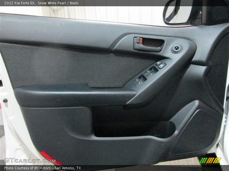 Snow White Pearl / Black 2012 Kia Forte EX