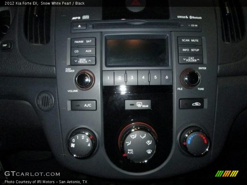 Snow White Pearl / Black 2012 Kia Forte EX