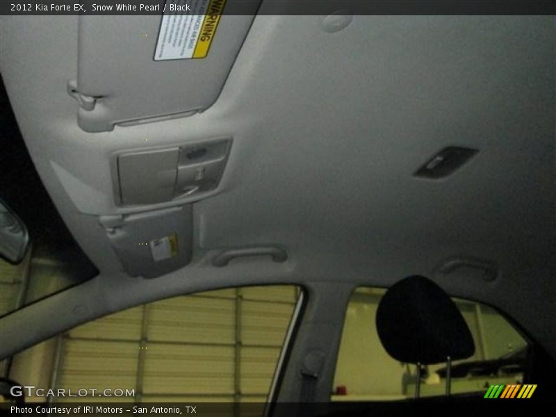 Snow White Pearl / Black 2012 Kia Forte EX