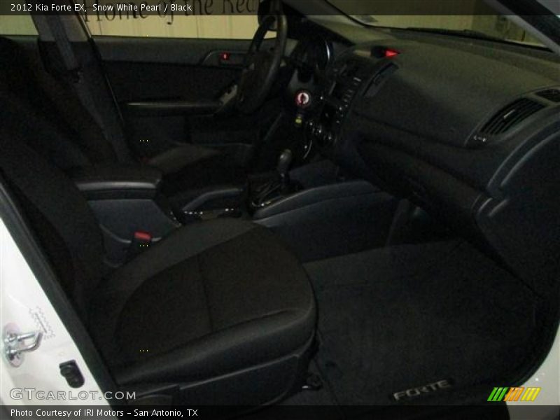 Snow White Pearl / Black 2012 Kia Forte EX