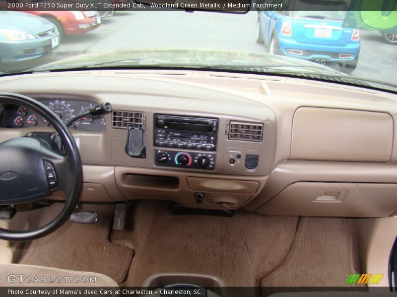 Dashboard of 2000 F250 Super Duty XLT Extended Cab