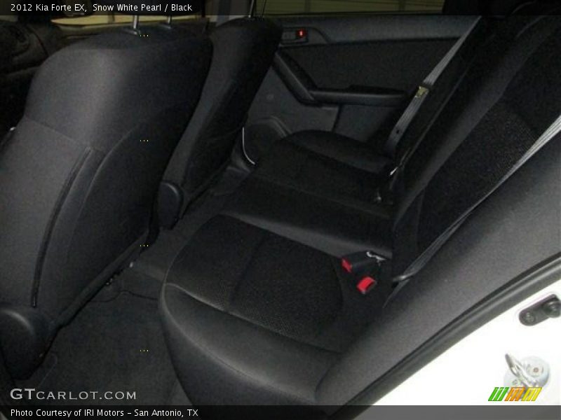Snow White Pearl / Black 2012 Kia Forte EX