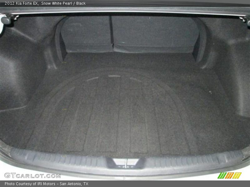 Snow White Pearl / Black 2012 Kia Forte EX