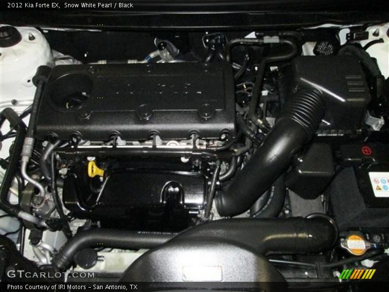 Snow White Pearl / Black 2012 Kia Forte EX