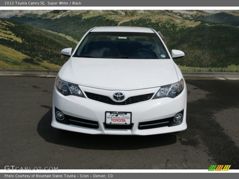 Super White / Black 2013 Toyota Camry SE