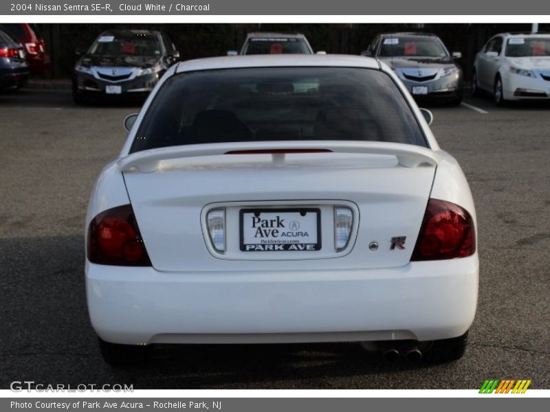 Cloud White / Charcoal 2004 Nissan Sentra SE-R