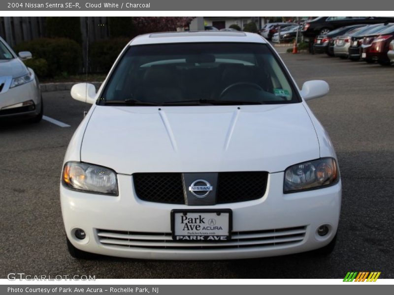 Cloud White / Charcoal 2004 Nissan Sentra SE-R