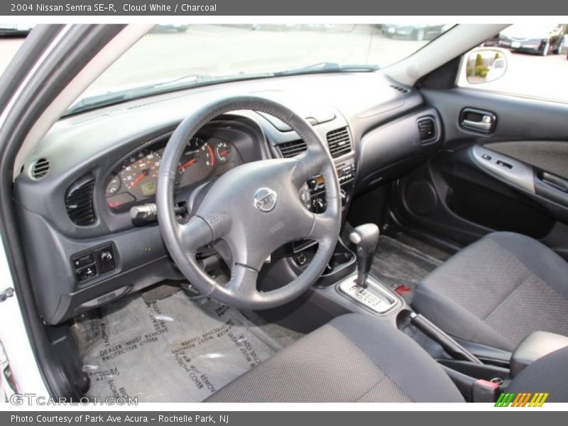 Cloud White / Charcoal 2004 Nissan Sentra SE-R
