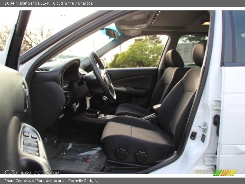 Cloud White / Charcoal 2004 Nissan Sentra SE-R