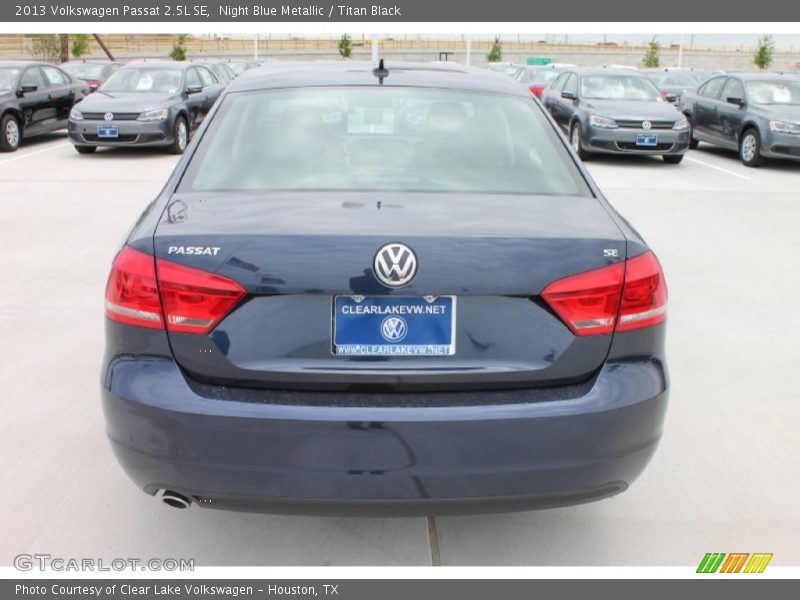 Night Blue Metallic / Titan Black 2013 Volkswagen Passat 2.5L SE
