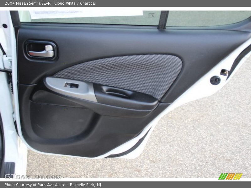 Cloud White / Charcoal 2004 Nissan Sentra SE-R