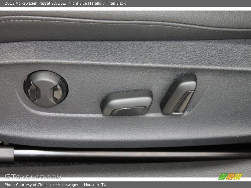 Night Blue Metallic / Titan Black 2013 Volkswagen Passat 2.5L SE