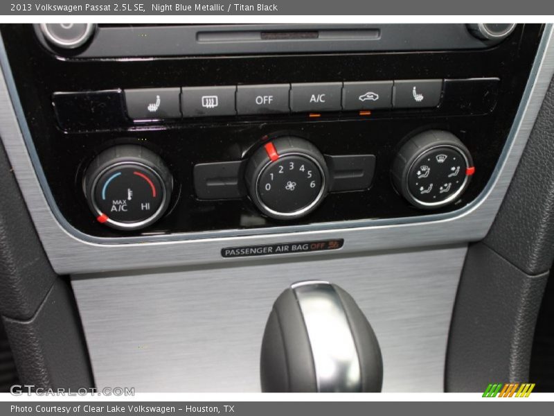 Night Blue Metallic / Titan Black 2013 Volkswagen Passat 2.5L SE