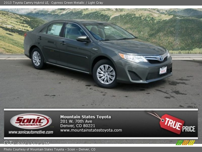 Cypress Green Metallic / Light Gray 2013 Toyota Camry Hybrid LE