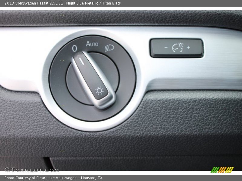 Night Blue Metallic / Titan Black 2013 Volkswagen Passat 2.5L SE