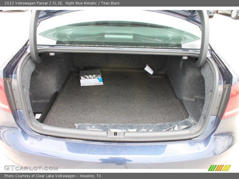 Night Blue Metallic / Titan Black 2013 Volkswagen Passat 2.5L SE