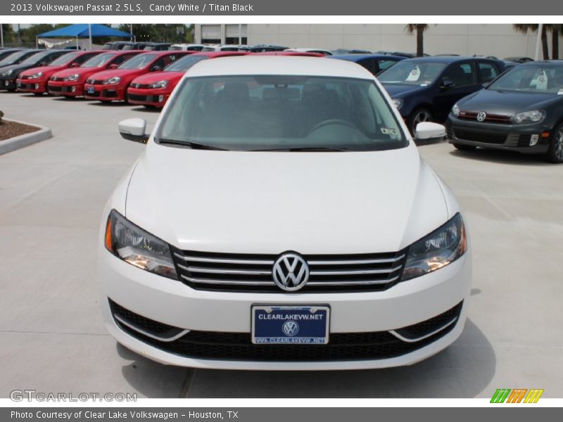 Candy White / Titan Black 2013 Volkswagen Passat 2.5L S