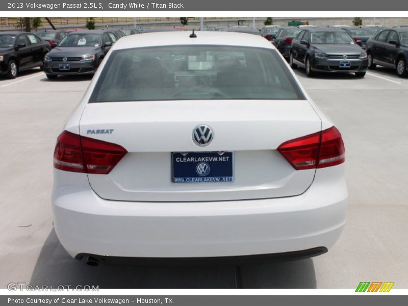 Candy White / Titan Black 2013 Volkswagen Passat 2.5L S