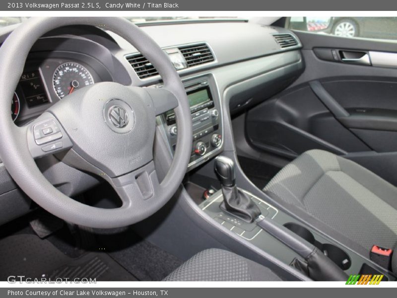 Candy White / Titan Black 2013 Volkswagen Passat 2.5L S