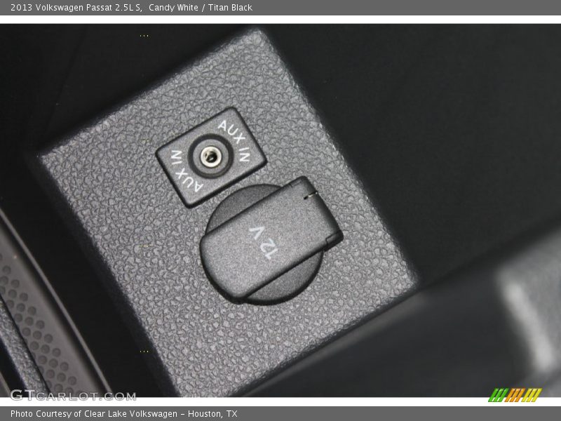 Candy White / Titan Black 2013 Volkswagen Passat 2.5L S