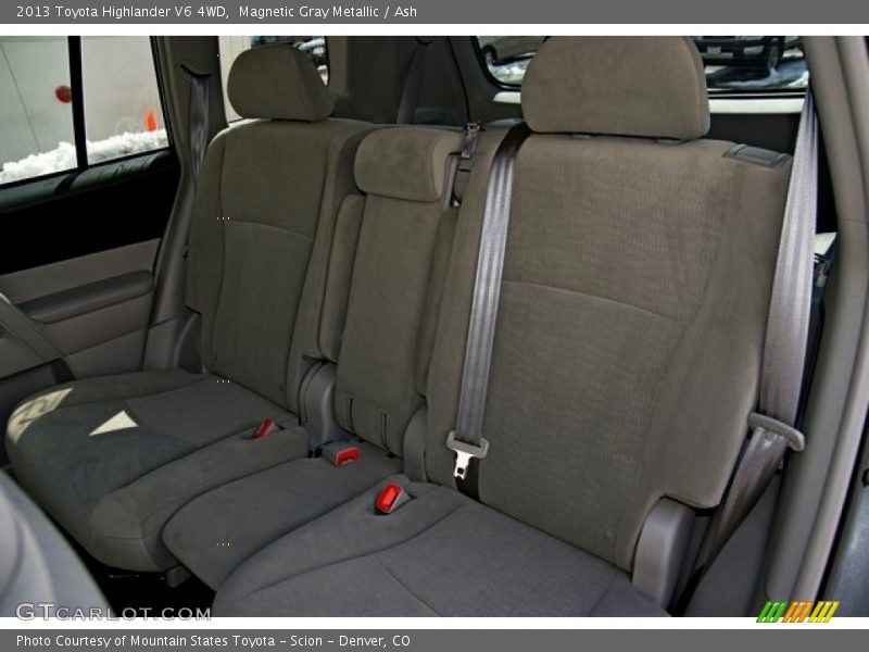 Magnetic Gray Metallic / Ash 2013 Toyota Highlander V6 4WD